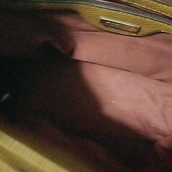 U GETTIN THE BOOTS AND A NICE BAG 🎒 - Picture 6 of 8